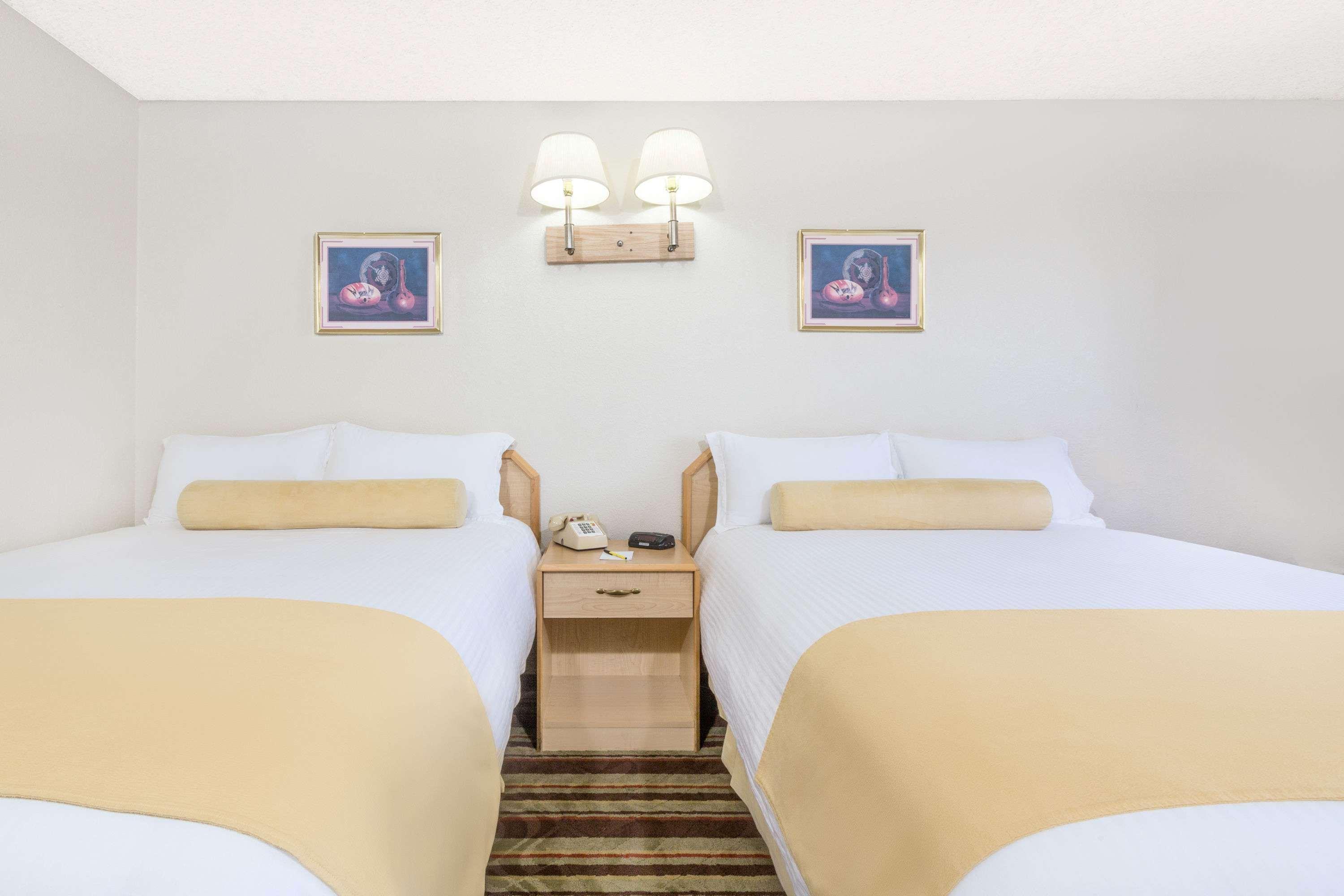 Super 8 By Wyndham Lake Havasu City Exterior foto