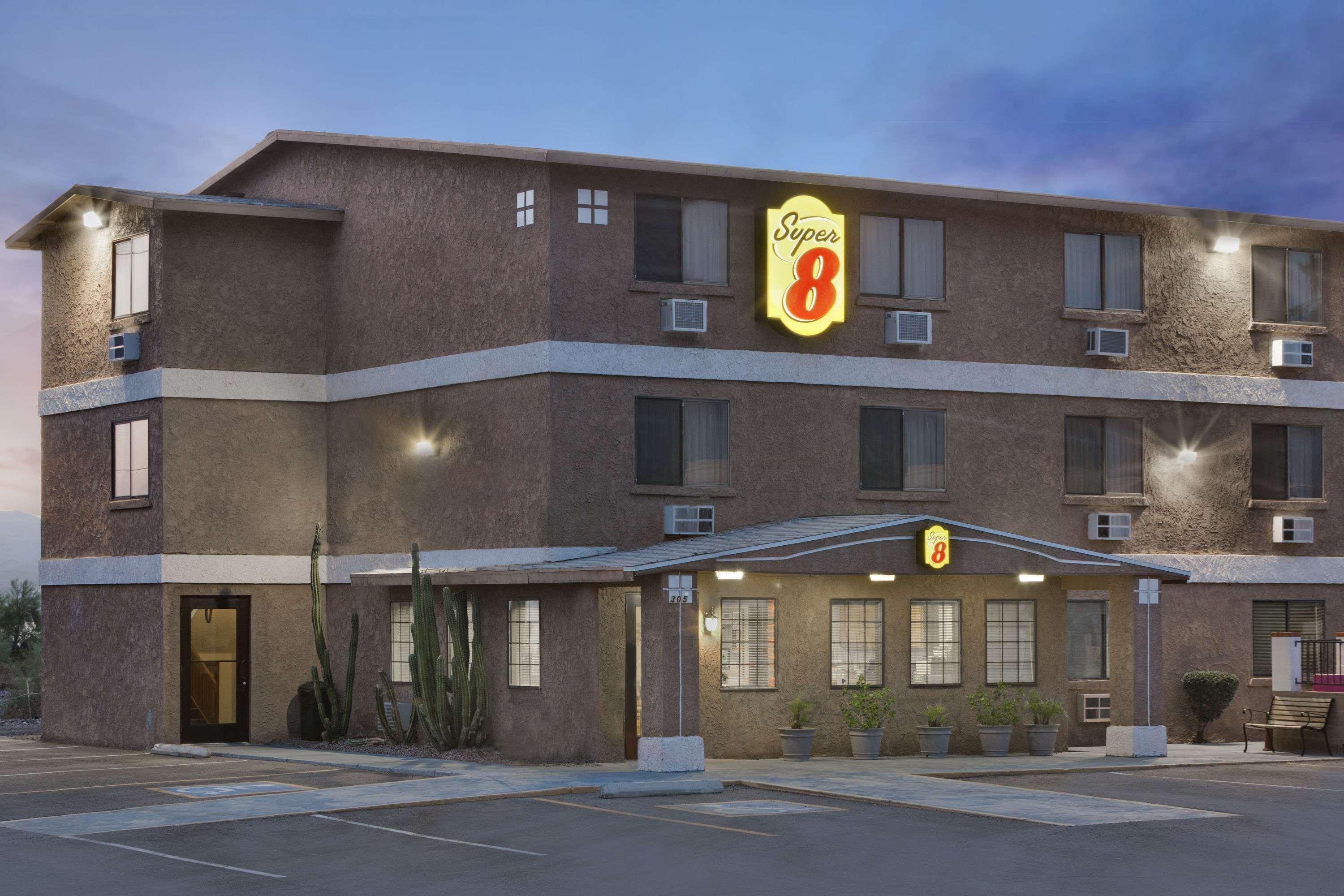 Super 8 By Wyndham Lake Havasu City Exterior foto