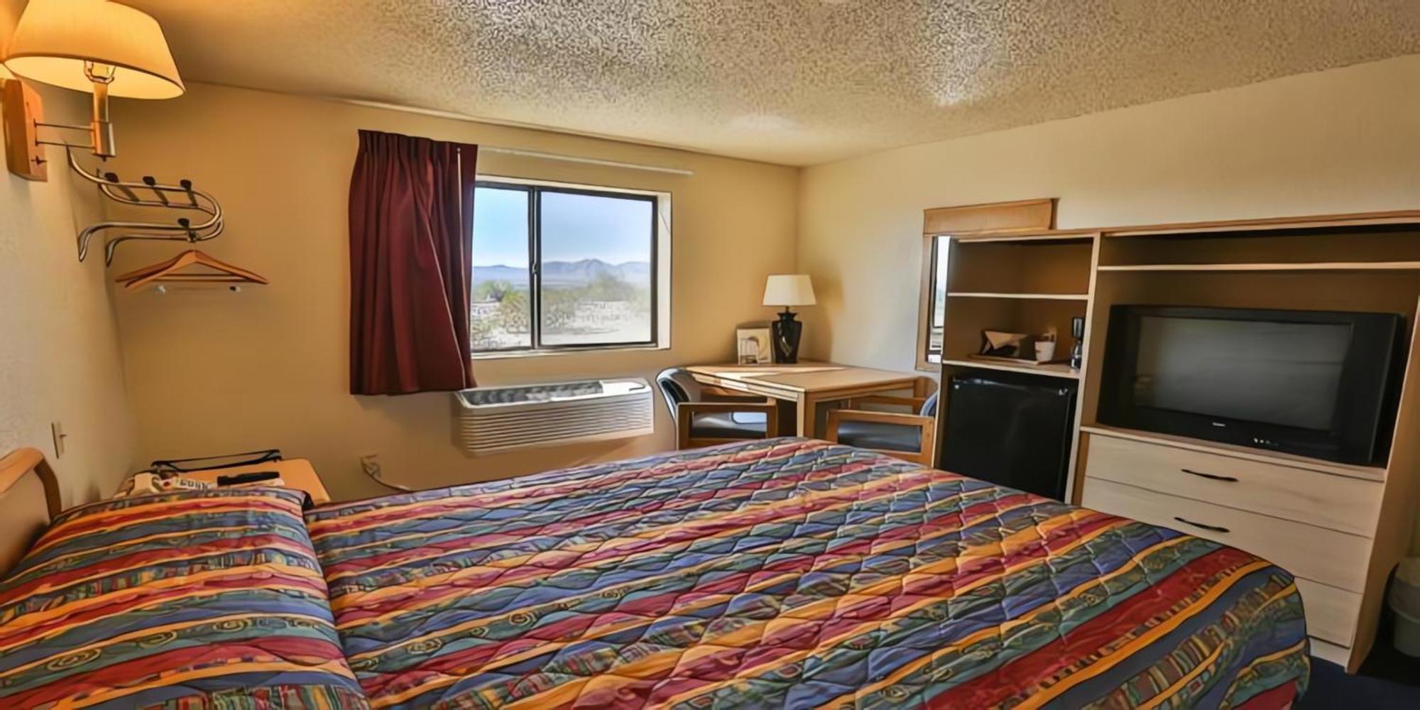 Super 8 By Wyndham Lake Havasu City Exterior foto